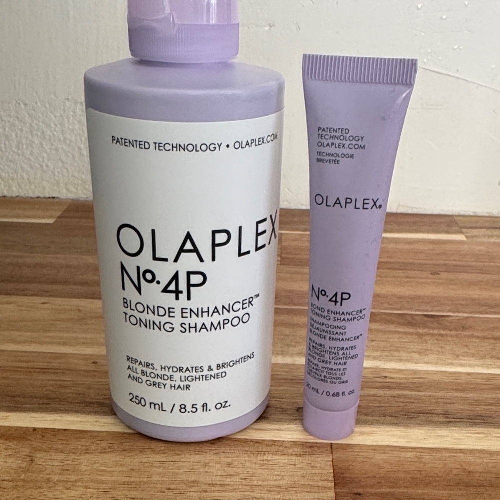 OLAPLEX No.4P Blonde Enhancer Shampoo 8.5oz and bonus 0.68 oz for travel